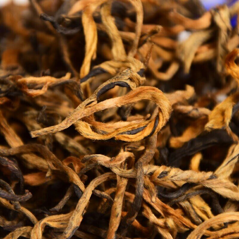 HelloYoung Tea400 Years Ancient Tree Golden Buds Dian Hong Yunnan Black Tea Brick Red Tea 250g