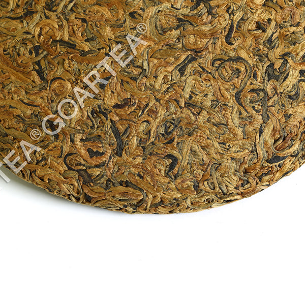 HelloYoung TeaHELLOYOUNG 357g Nonpareil Supreme Golden Buds Dian Hong Yunnan Black Tea Cake