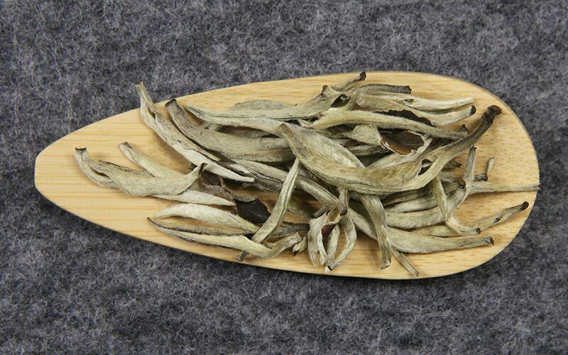 HelloYoung Special Grade Baihao Silver Needle White Tea Bai Hao Yin Zhen Tea Secondary image