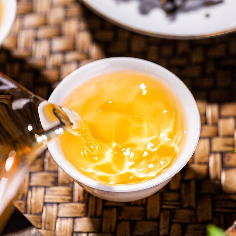 HelloYoung Zhong Cha 7741 Yunnan Chi Tse Beeng Cha Puer Pu'er Pu-erh Raw Cake 357g