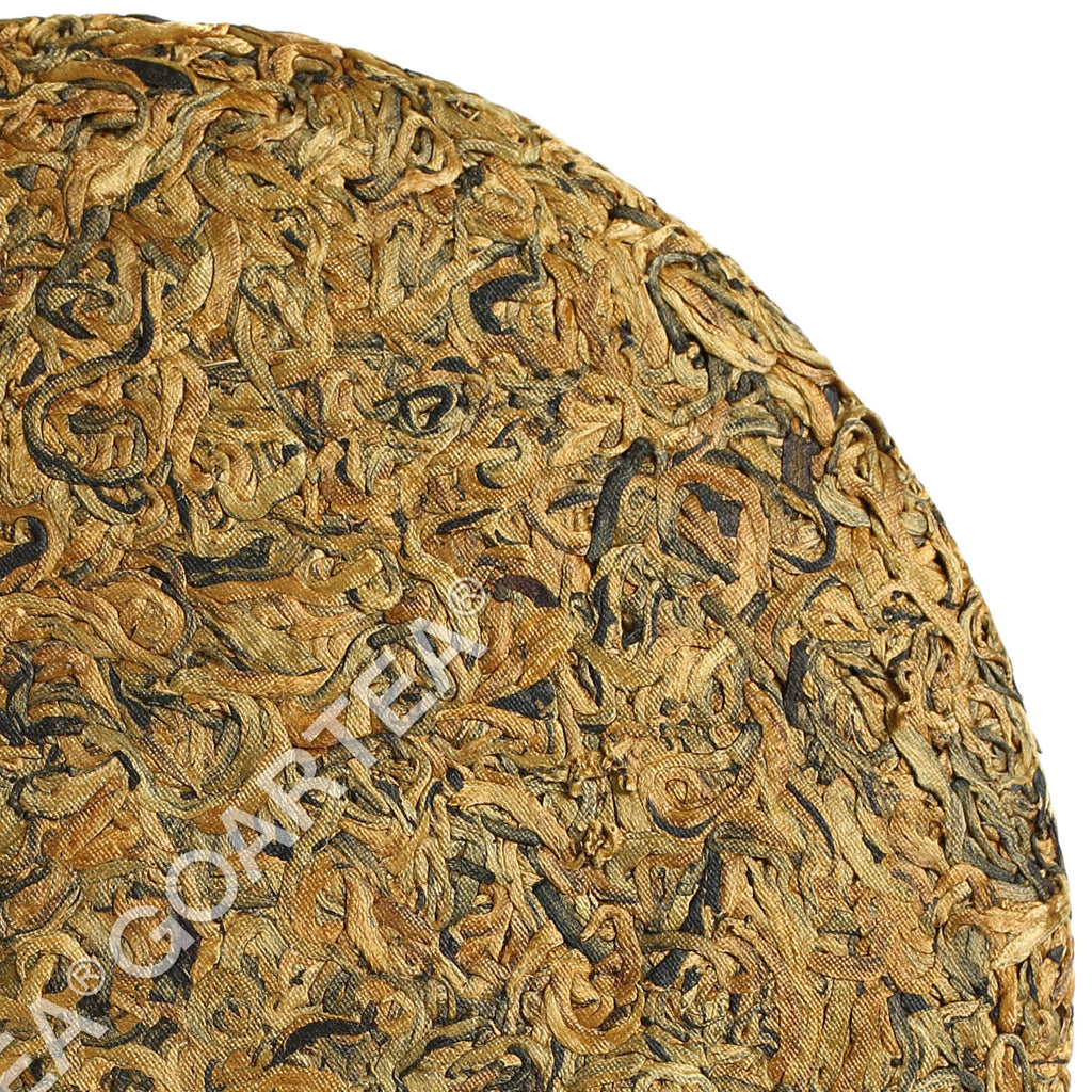 HelloYoung TeaHELLOYOUNG 357g Nonpareil Supreme Golden Buds Dian Hong Yunnan Black Tea Cake
