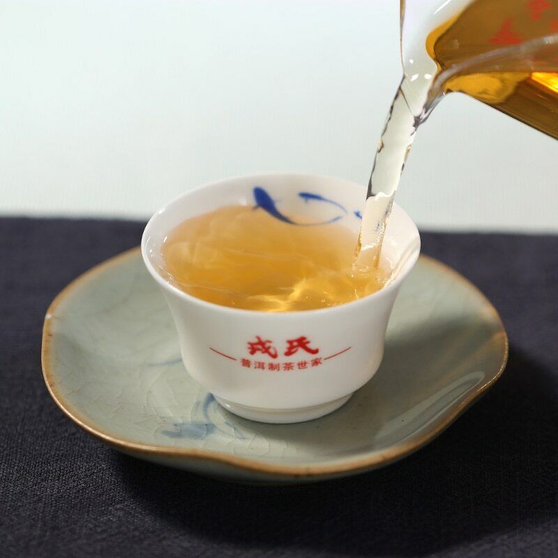 HelloYoung Mengku Rongshi Shen Puer Ben Wei Da Cheng 500g Raw Cake Tea