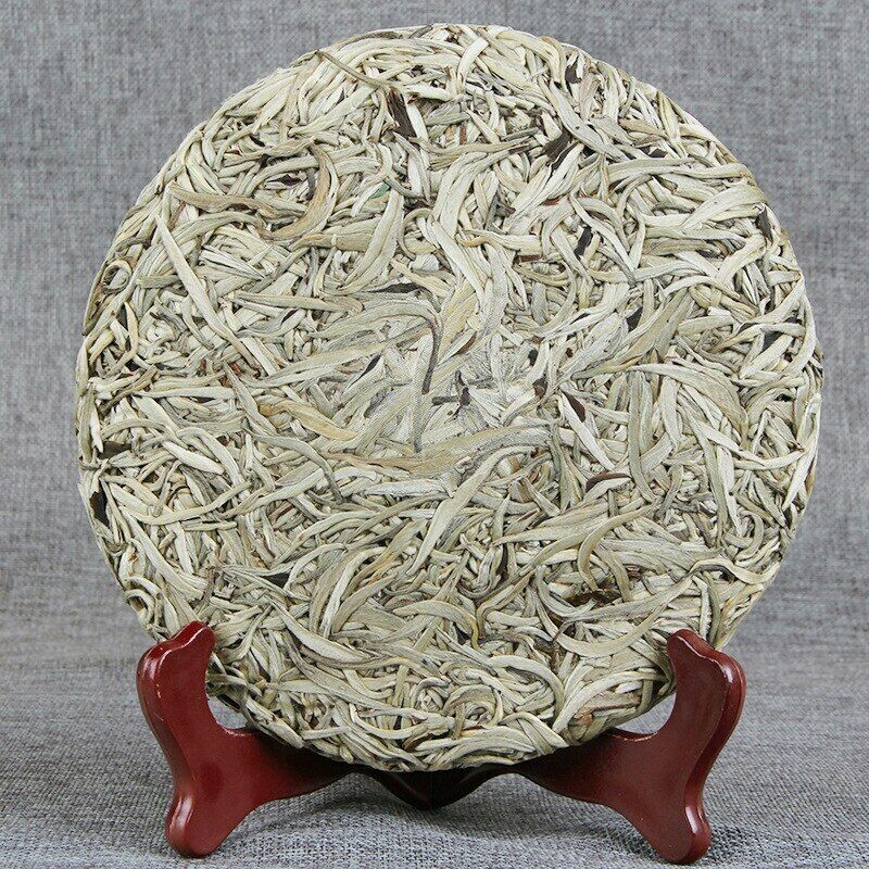 HelloYoung Silver Needle White Tea Ancient Tree Moonlight White Single Bud Tea 357g Secondary image