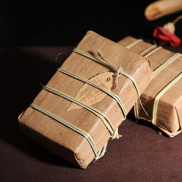 HelloYoung Pu Zi Wei Mengku Ba Nuo Old Leaves Old Tree Huang Pian Pu Er Raw Tea Brick 500g
