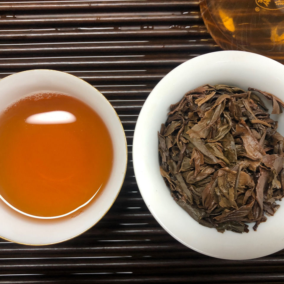 HelloYoung CNNP ZhongCha First Grade of Chinese Tea Raw Pu'er Tea Yunnan Puer Tea 357g