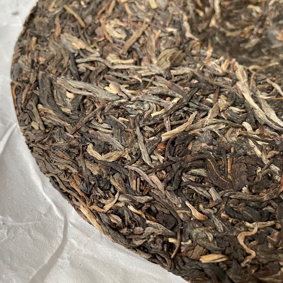 HelloYoung MENGKU Mang Fei Gu Shu Muyechun Puer Tea Mangfei Pu-erh Tea Cake 500g Raw