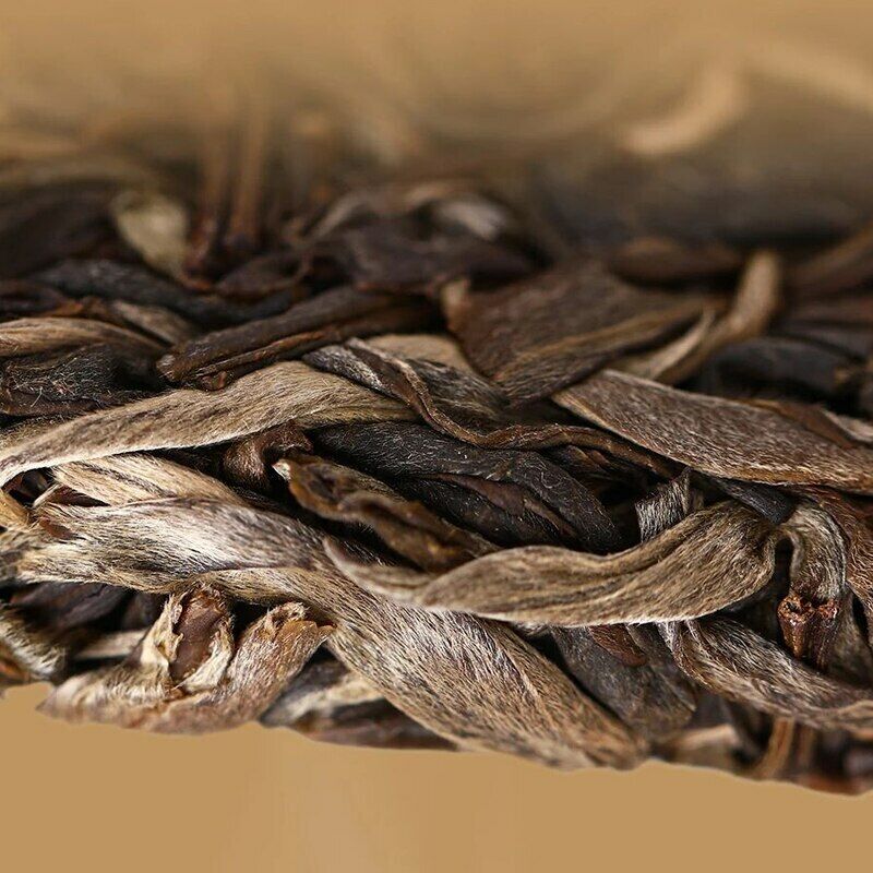 HelloYoung Old Comrade Old Raw Puer Tea Cake 400g Liang Pin Ling Qi Shen Puer Tea