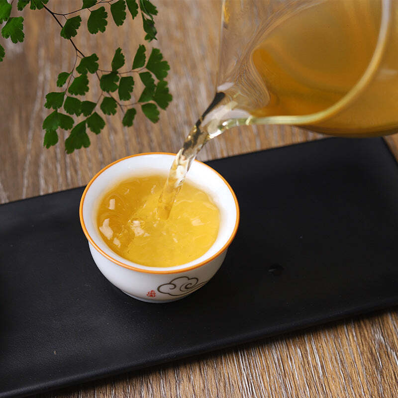 357g Chinese Pu-erh Tea Cake Raw Pu'er Tea Health Care Slimming Yunnan Green Tea