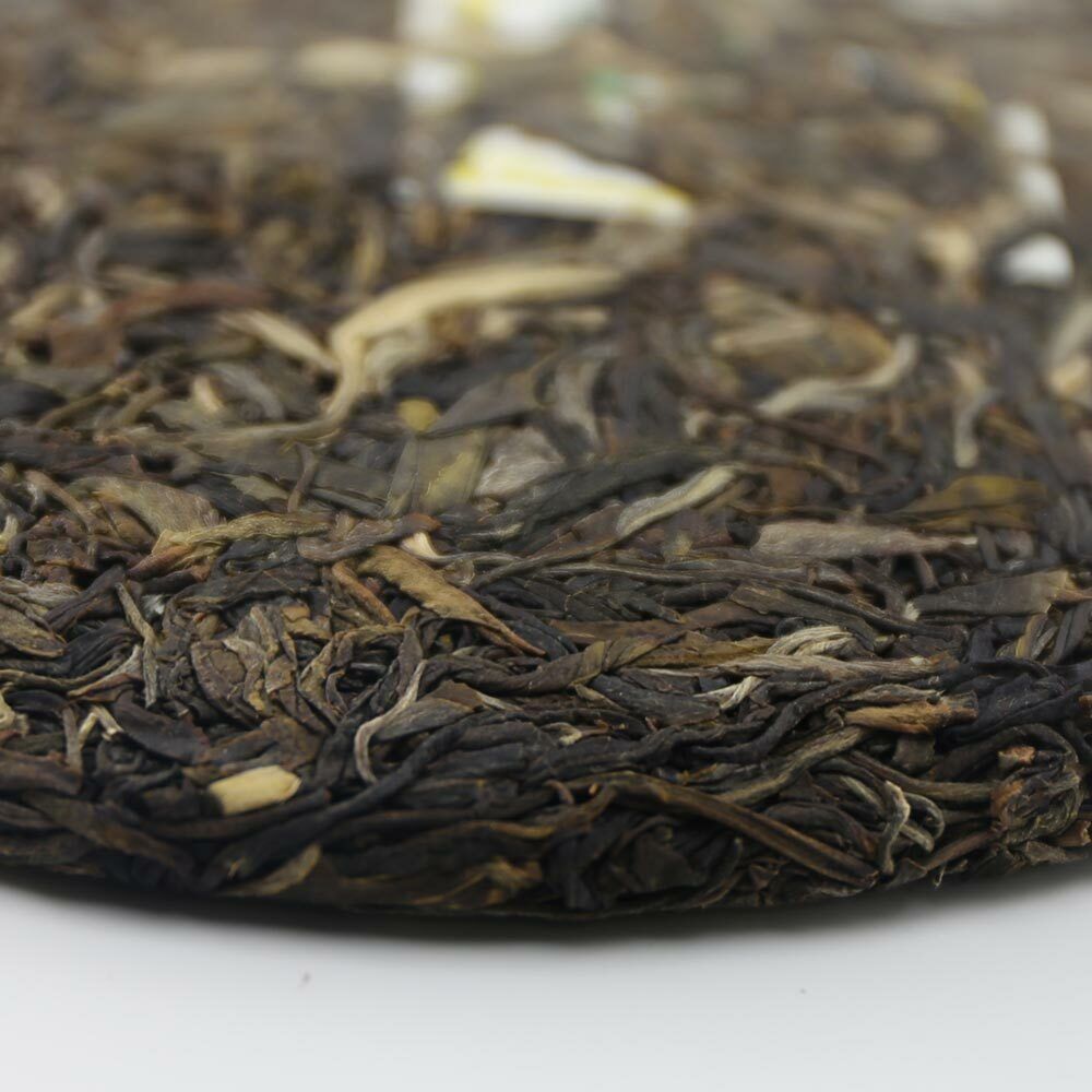 HelloYoung Puer Cake Sheng Puer Health Care 357g High Quality Yipintang Menghai Premium