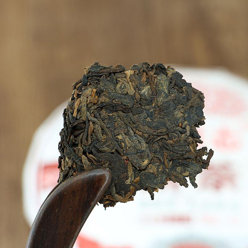 HelloYoung Haiwan Old Comrade 9978 Lao Tong Zhi Qi Zi Bing Cha Ripe Puer Tea 357g