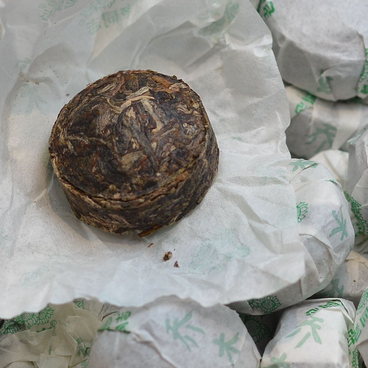 HelloYoung HAIWAN Old Comrade Qiao Mu Tuo Pu-erh Tea Tuo Raw Puer Mini Lao Tong Zhi