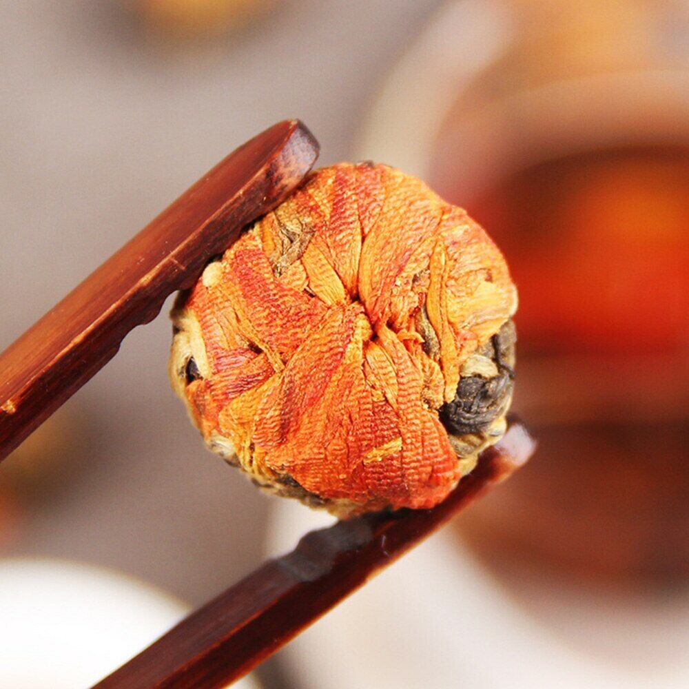 HelloYoung TeaYunnan Black Tea Fengqing Dianhong Handmade Lily Hydrangea Ball Tea 100g