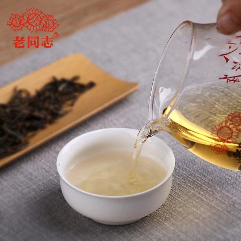 HelloYoung Haiwan Old Comrade Sheng Puer Tea Lao Tong Zhi 9948 Raw Puer Tea 357g