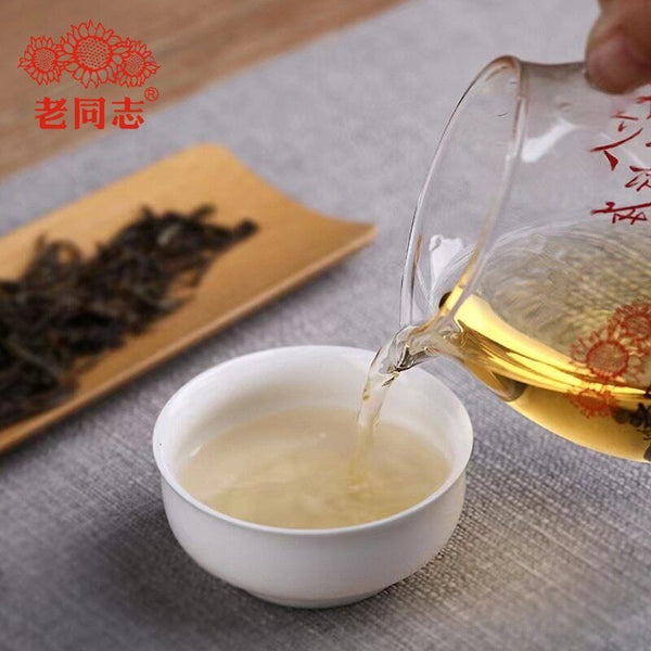 HelloYoung Haiwan Old Comrade Sheng Puer Tea Lao Tong Zhi 9948 Raw Puer Tea 357g