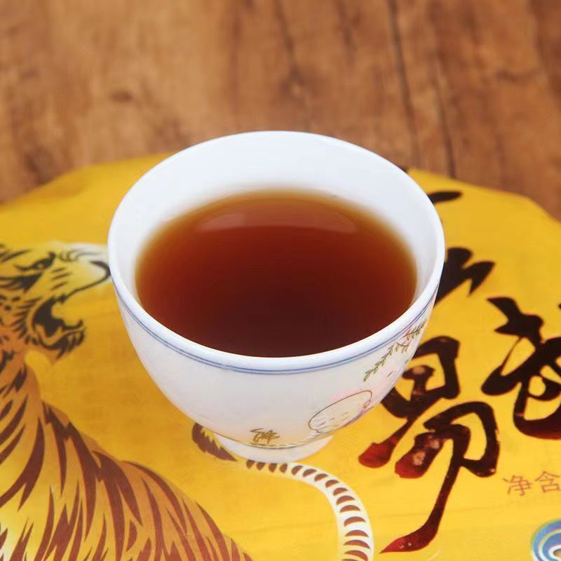 357g Yiwu Puerh Ripe Tea Cake Yunnan Pu'er Cooked Tea Organic Pu-erh Black Tea