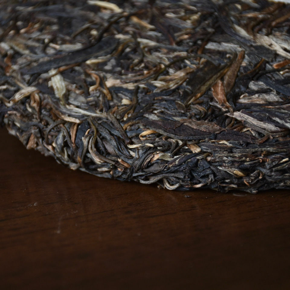 HelloYoung Qiao Mu Wang (King Arbor) Mengku Rongshi Pu'er Puerh Tea Shen Puer Tea 500g