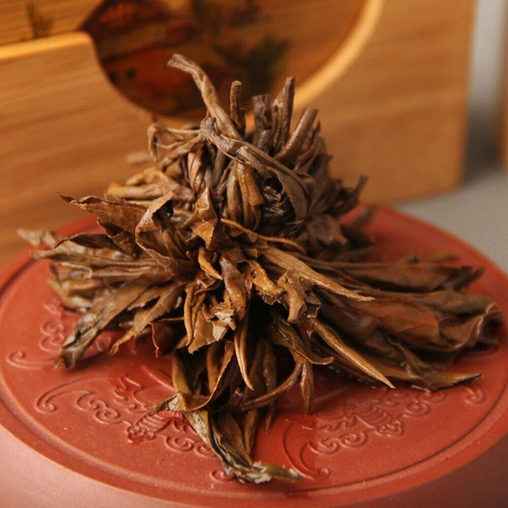 HelloYoung TeaYunnan Black Tea Fengqing Dianhong Handmade Dragon Bal Golden Ball Tea 100g