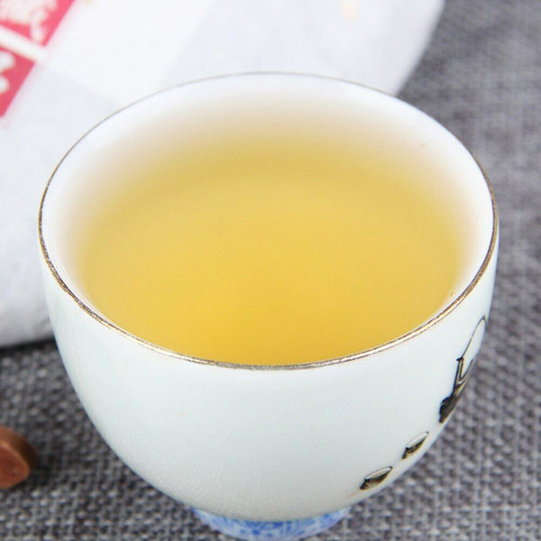 HelloYoung Yunnan Treasures Sheng Puerh Tea 357g Yiwu Ancient Tree Pure Raw Puer Tea Top