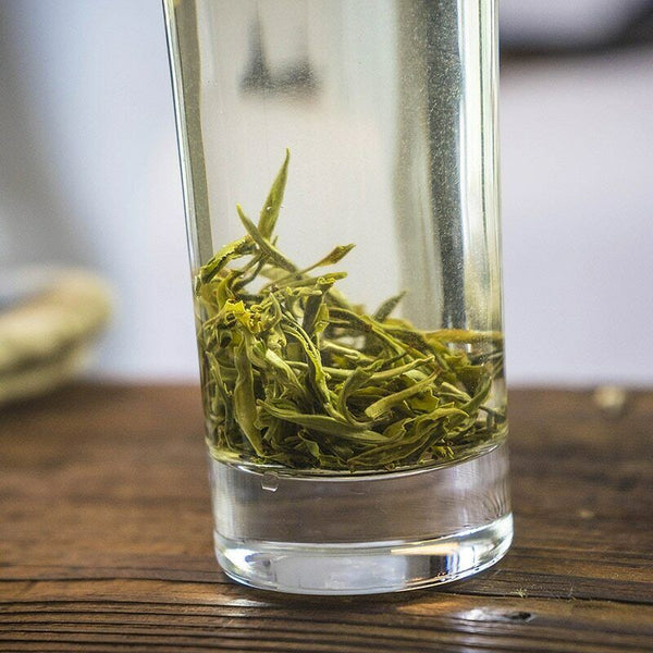 HelloYoung Dian Lv Silver Tips Yunnan Green Tea Supreme Organic Early Spring Snowy Mountain