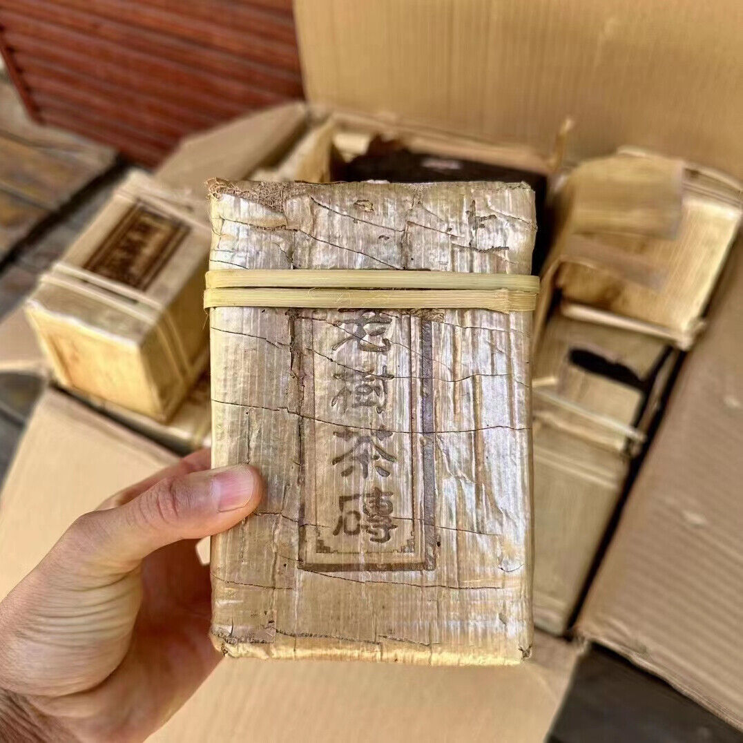1kg Yunnan Aged Pu'er Ripe Tea Brick  Old Puerh Tea Cooked Pu-erh Brick Tea Main image