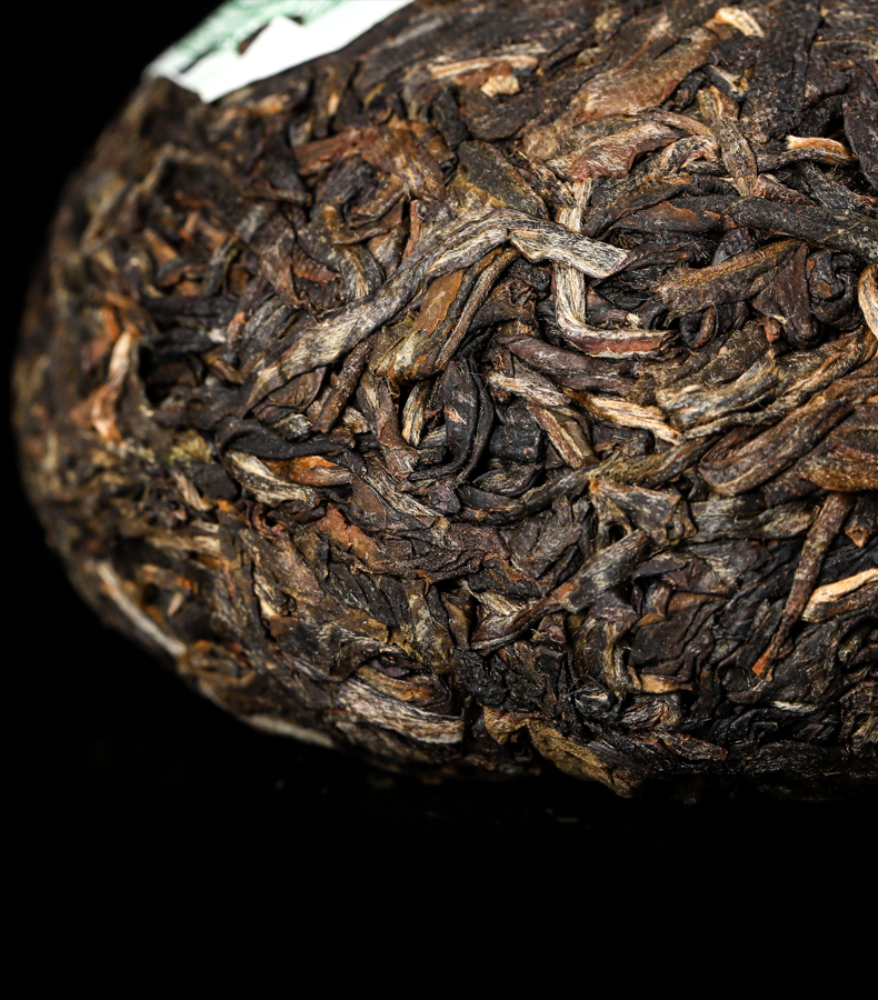 HelloYoung Yunnan Menghai Ba Jiao Ting Sheng Tuo Cha Bulang Mt. Pu'er Tea Raw 500g Box
