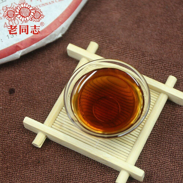 HelloYoung Haiwan Pu Erh Cha Batch 131 Old Comrade Specialty Ripe Pu'er Tea Cake 400g