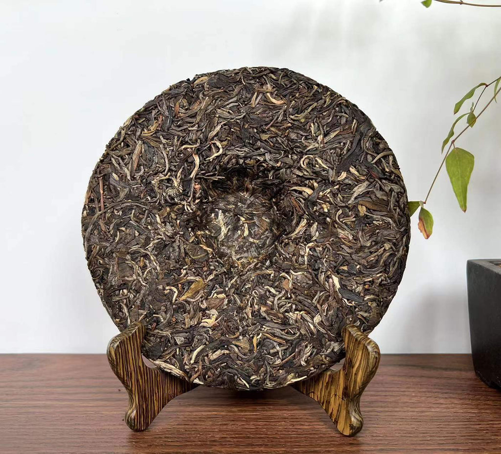 HelloYoung Ba Wang Qing Bin (Overlord Green Cake) Chensheng Hao Pu-erh Tea Raw 357g