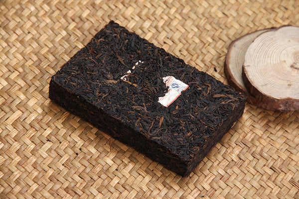 HelloYoung 7562 * Yunnan Menghai Dayi Pu-erh Tea Brick Puerh Ripe Puer Tea Brick 250g
