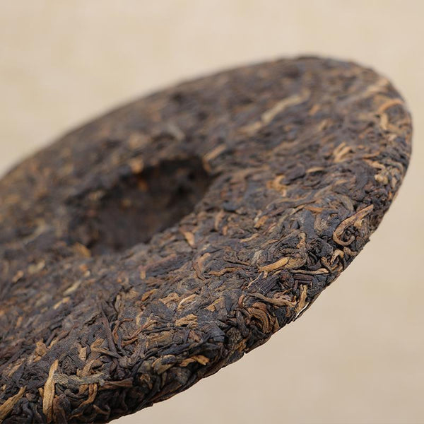 HelloYoung Haiwan Old Comrade 9978 Lao Tong Zhi Qi Zi Bing Cha Ripe Puer Tea 357g