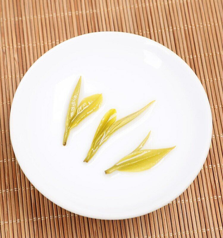 HelloYoung Chinese Green Chinese Tea Golden Bud Green Chinese Tea 250g/8.8oz