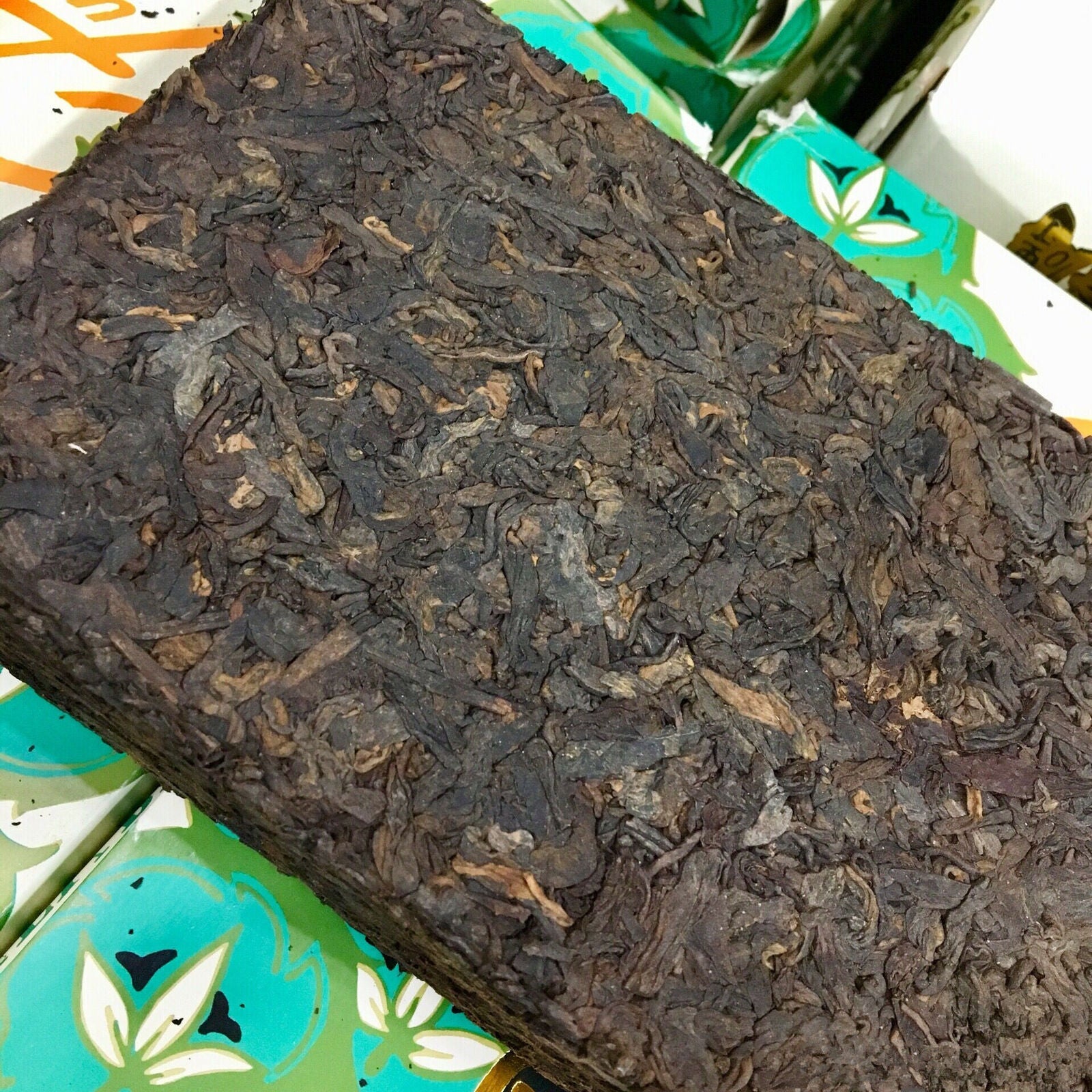 HelloYoung 90's Yunnan PU-ERH TEA BRICK Classic 7581 Five Golden Flower CNNP Puer 250g Ripe