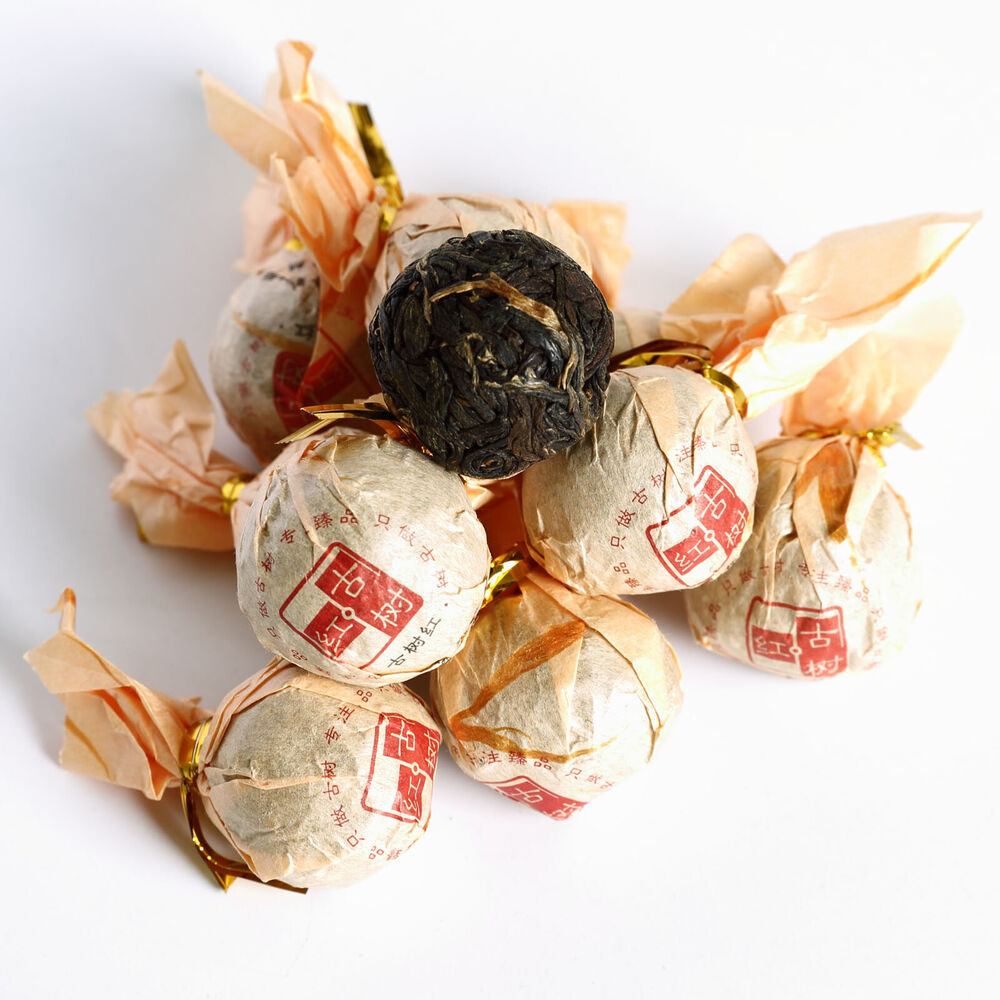 HelloYoung TeaHELLOYOUNG Supreme Yunnan Black Tea Dragon Pearl Fengqing Dian Hong Golden Buds Main image